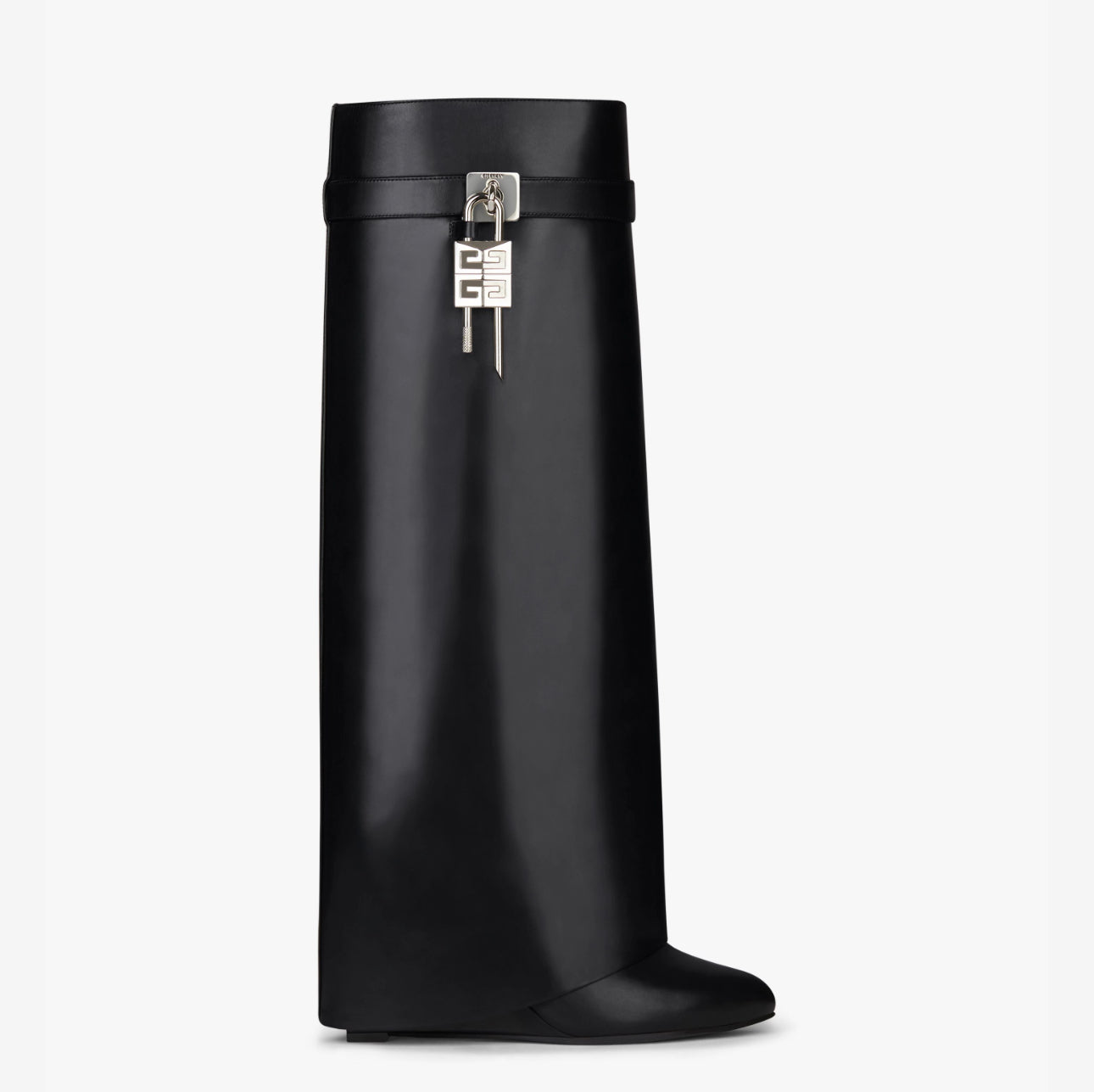 Black shark boots